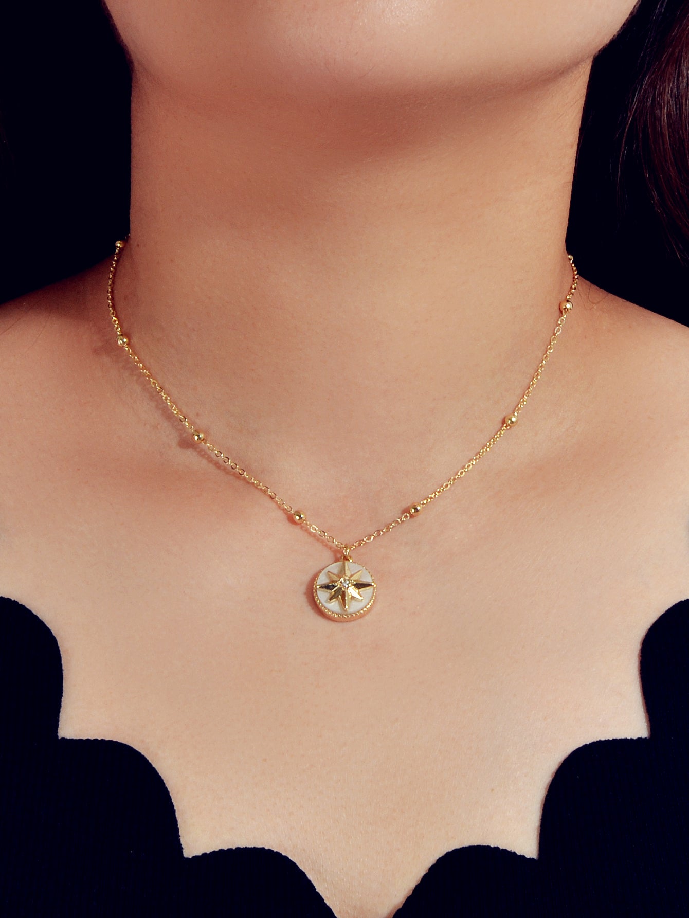 Unique Design Gold Chain Star Pattern Round Pendant Necklace Girl Birthday Gifts-1