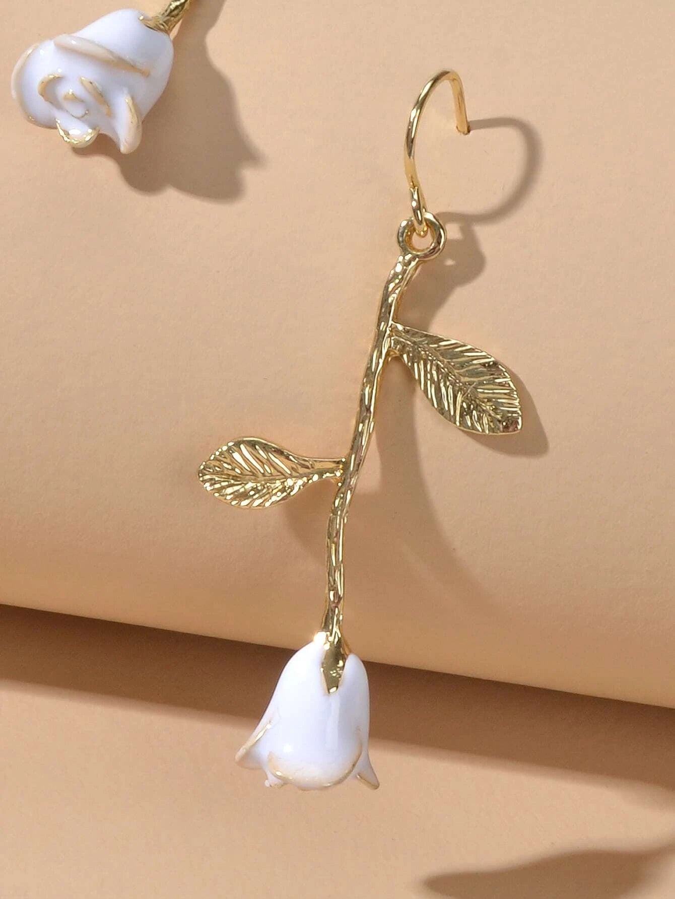 Textured Jewellery White Enamel Flower Gold Drop Earrings Fashion Accessories-2