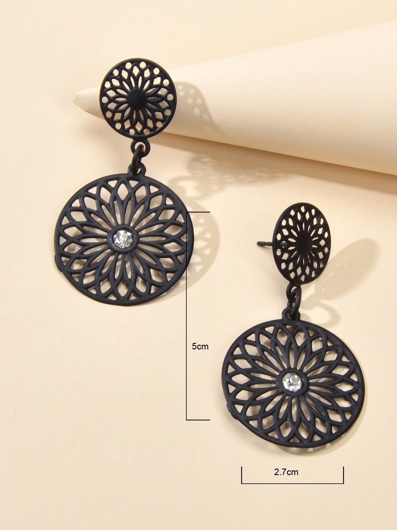 Vintage Jewellery Hollow Out Mandala Black Carved Flower Pattern Round Earrings-3
