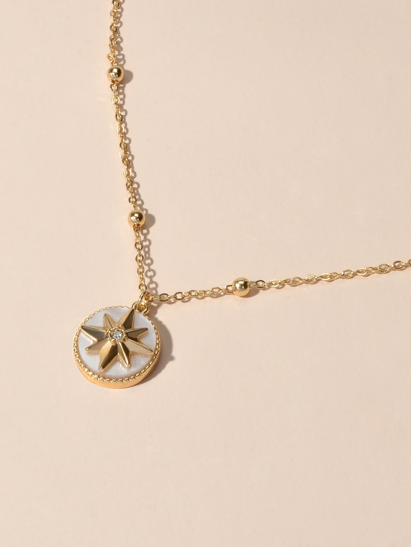 Unique Design Gold Chain Star Pattern Round Pendant Necklace Girl Birthday Gifts-4